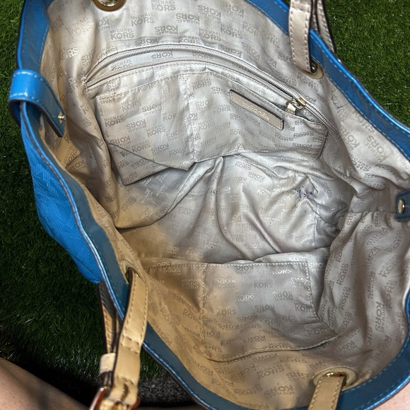 Michael Kors Blue Patent Leather Monogram Tote Bag MK Logo Gold Hardware Large - Picture 5 of 9